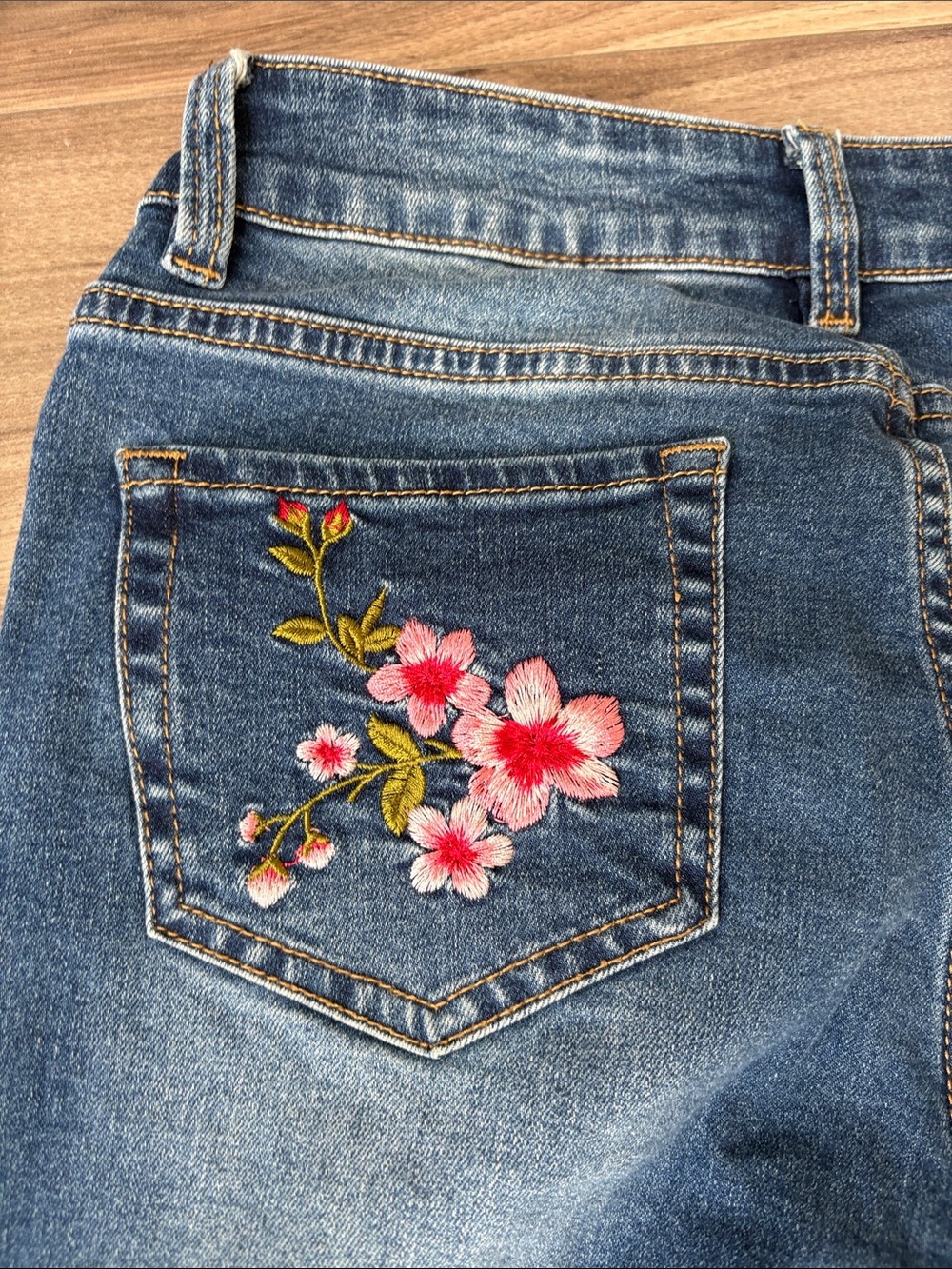 Floral Embroidered Ankle Jeans - Blue - Picture 6 of 6